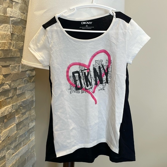 DKNY heart t-shirt - Picture 1 of 4